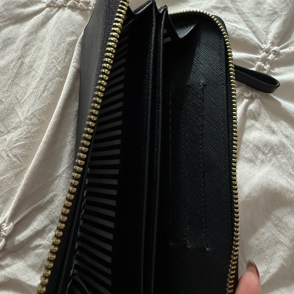 Kate Spade Classic Black Zip Wallet - Picture 5 of 8